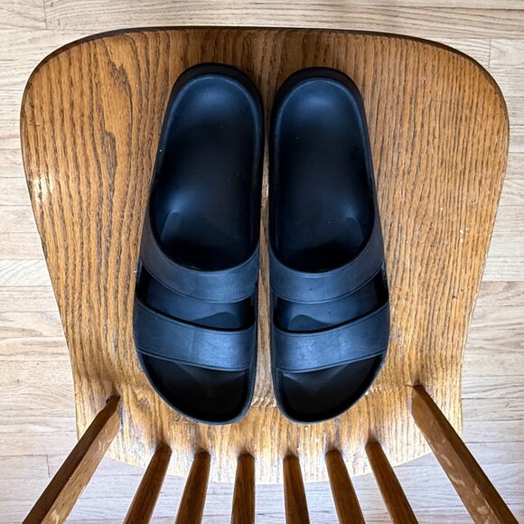 Old Navy Partially Plant-Based Slide Sandals - Black - Picture 2 of 3